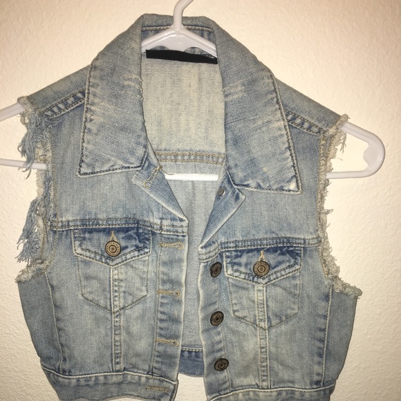 Topshop PETITE Jackets & Blazers - Topshop Petite Sleeveless Cropped Denim Vest